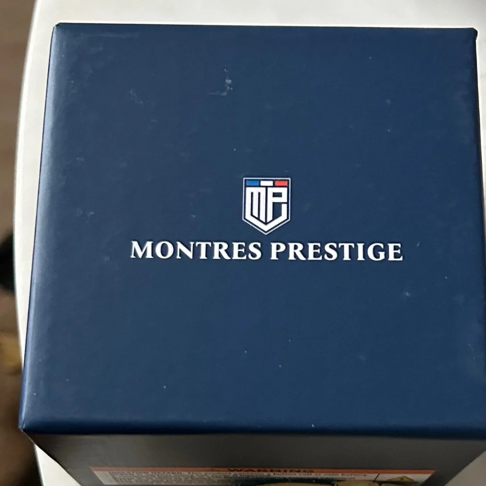 Invicta Montres Gold‎ and Blue Watch